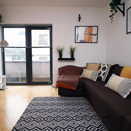 Centrally Located Spacious 2Br | Cohost Partners Cardiff Luaran gambar