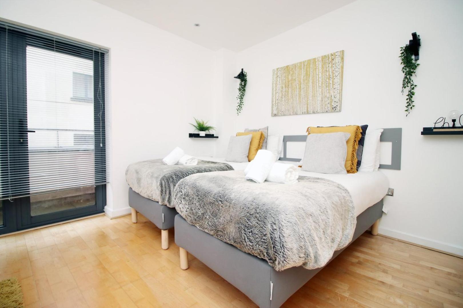 Centrally Located Spacious 2Br | Cohost Partners Cardiff Luaran gambar