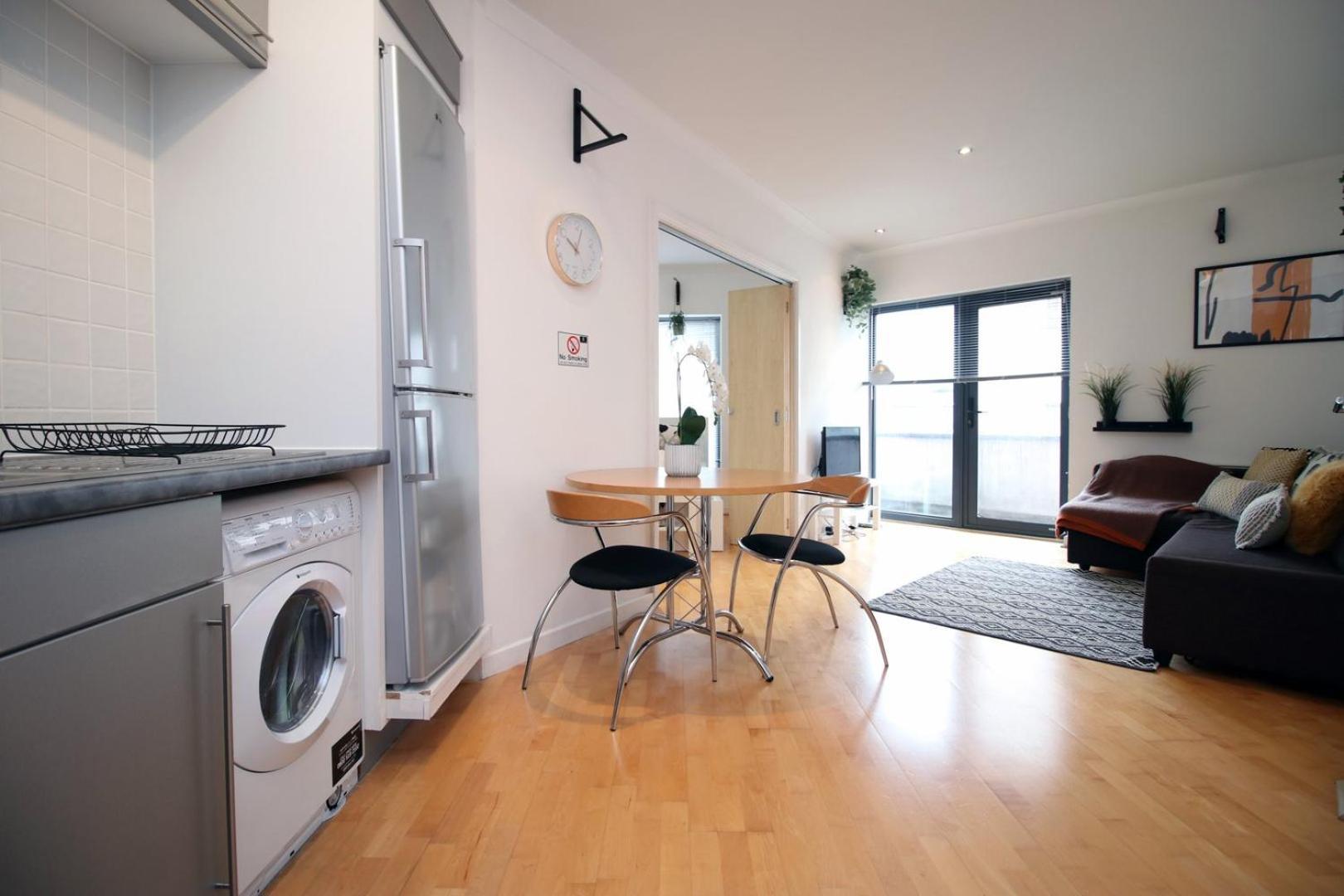 Centrally Located Spacious 2Br | Cohost Partners Cardiff Luaran gambar
