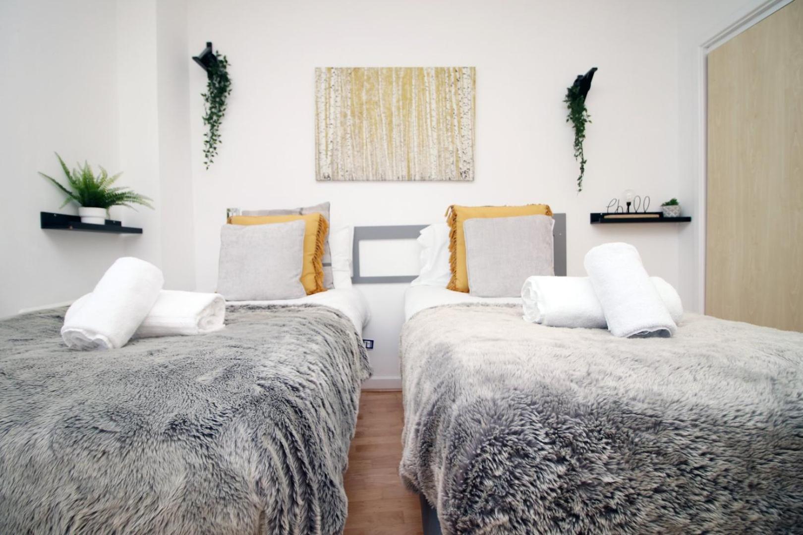 Centrally Located Spacious 2Br | Cohost Partners Cardiff Luaran gambar