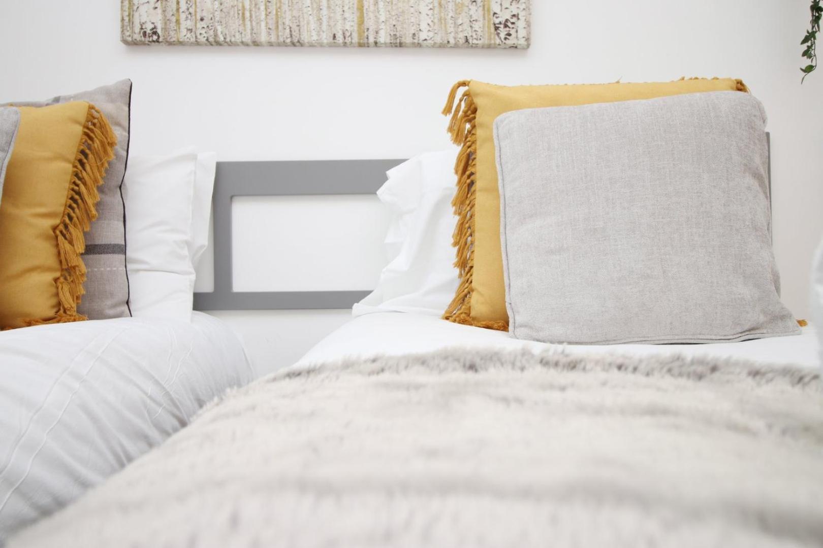 Centrally Located Spacious 2Br | Cohost Partners Cardiff Luaran gambar