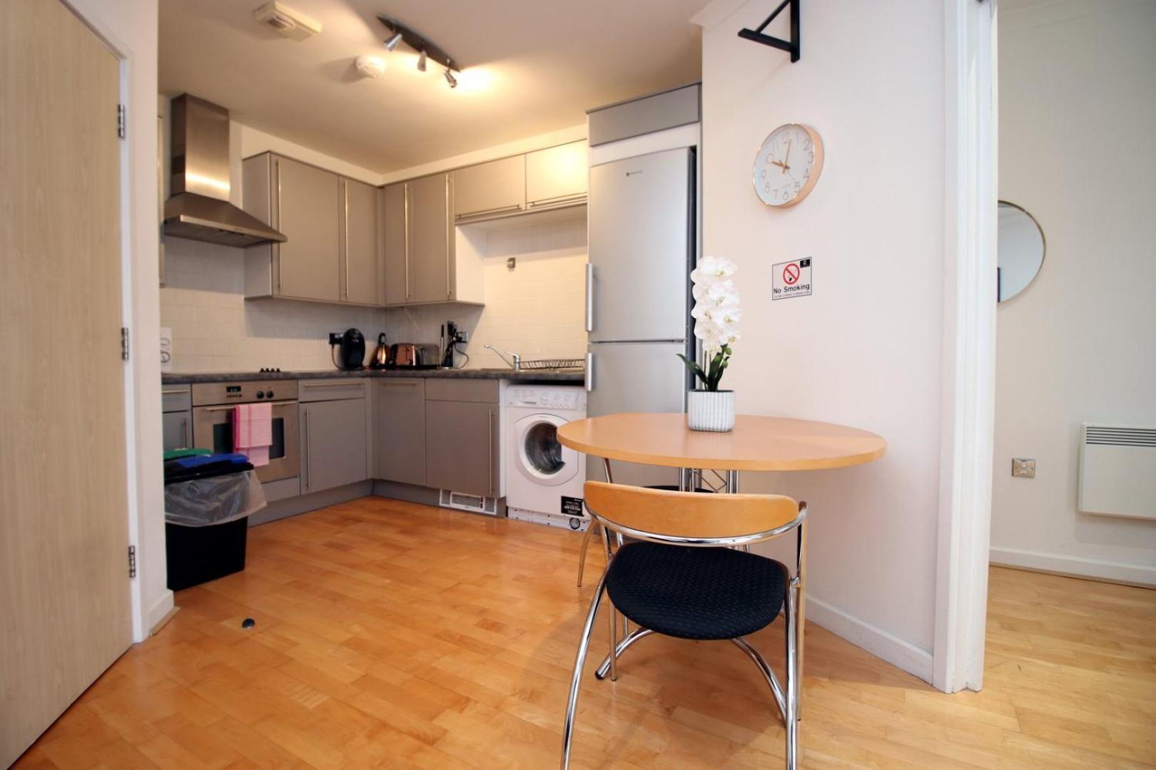 Centrally Located Spacious 2Br | Cohost Partners Cardiff Luaran gambar